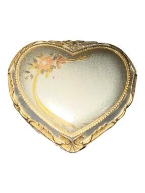 Vintage Sankyo Heart Shaped Music Box Gold Tone Trinket Jewelry Box Japan
